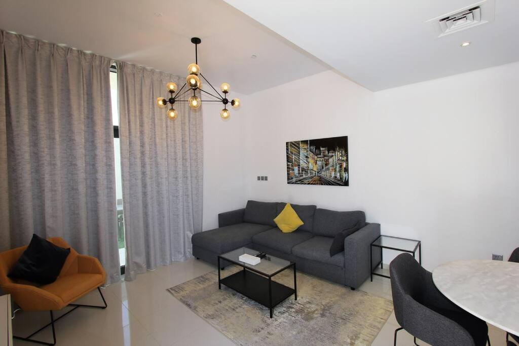 Specious 3 Bedrooms With Maid Room Villa Dubai Buitenkant foto